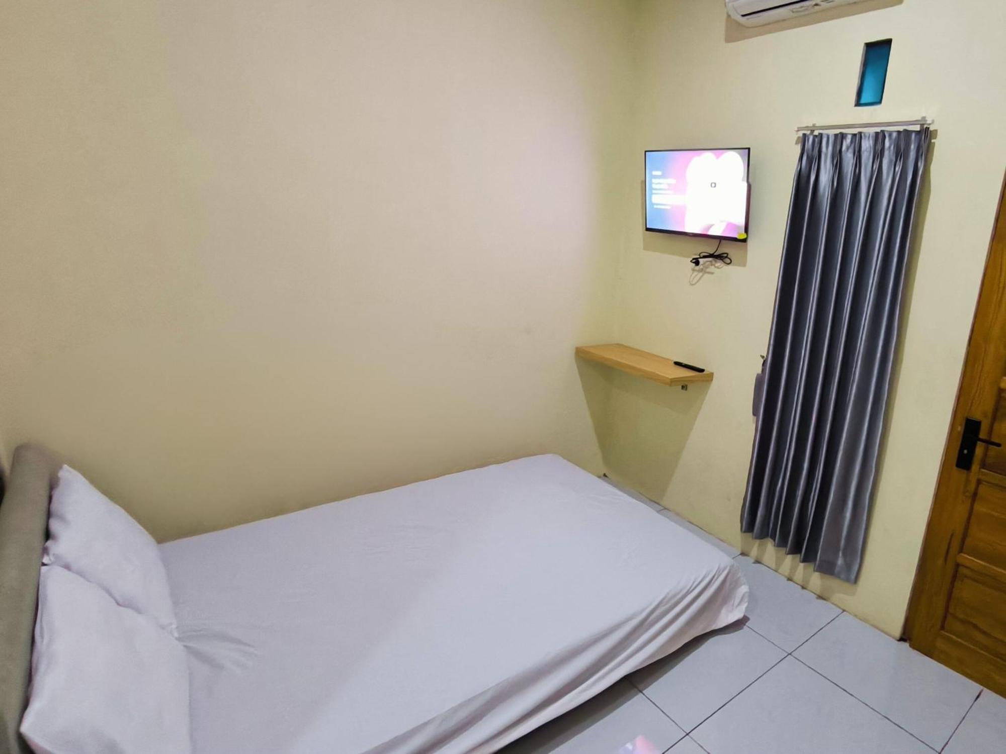 Surakarta  Nn Guesthouse מראה חיצוני תמונה