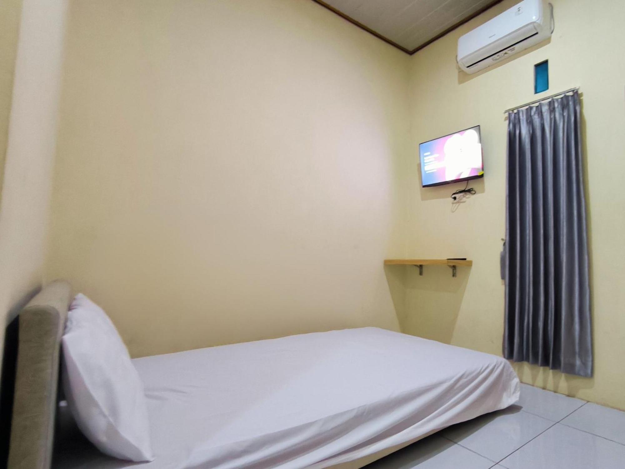 Surakarta  Nn Guesthouse מראה חיצוני תמונה