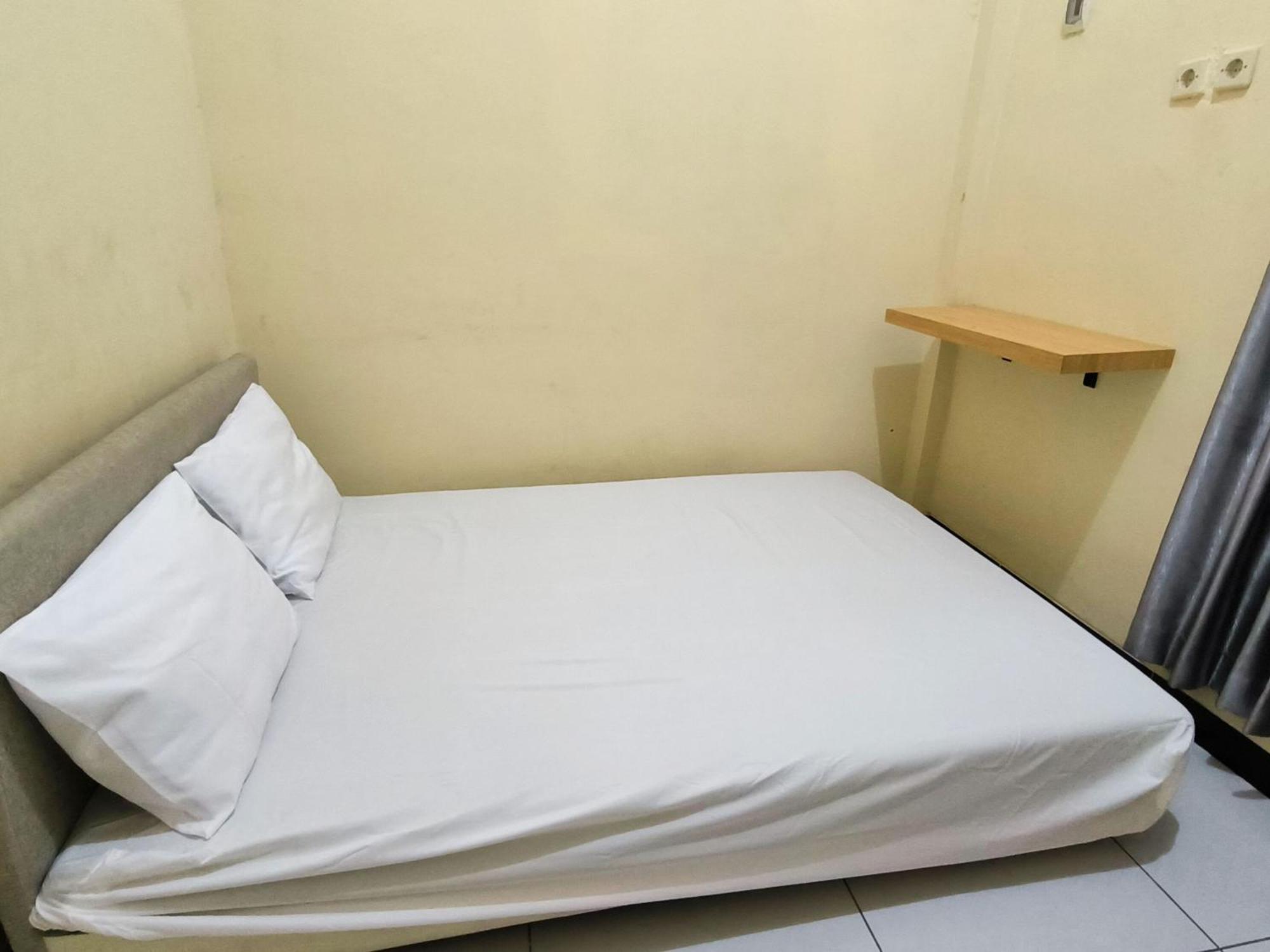Surakarta  Nn Guesthouse מראה חיצוני תמונה