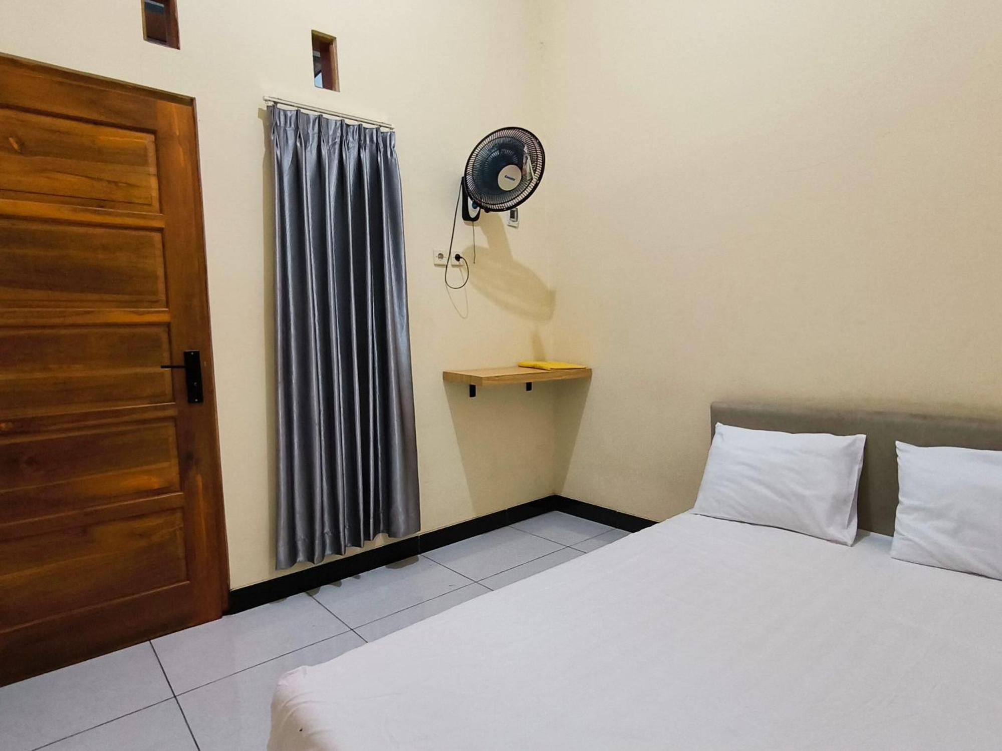 Surakarta  Nn Guesthouse מראה חיצוני תמונה