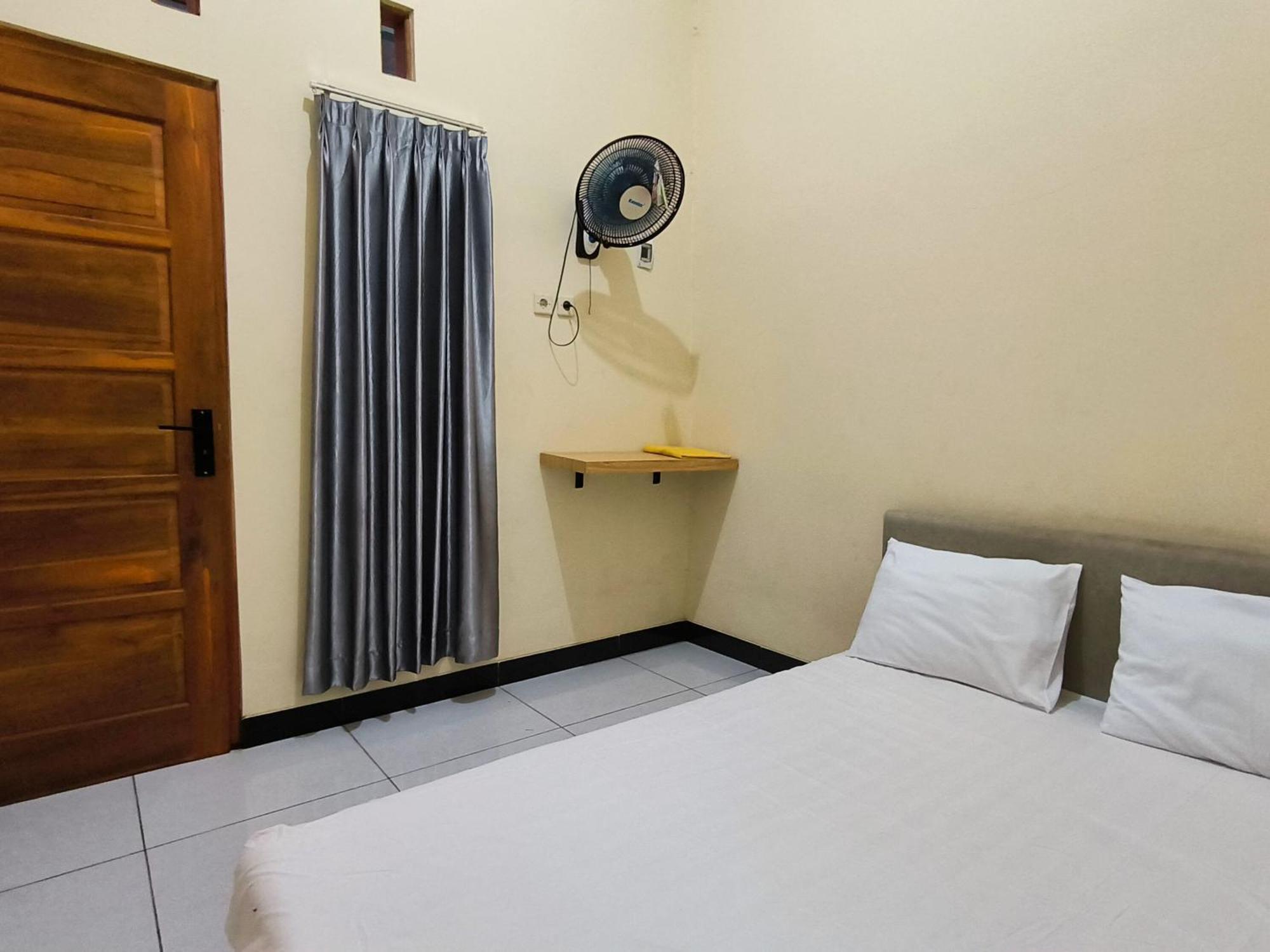 Surakarta  Nn Guesthouse מראה חיצוני תמונה