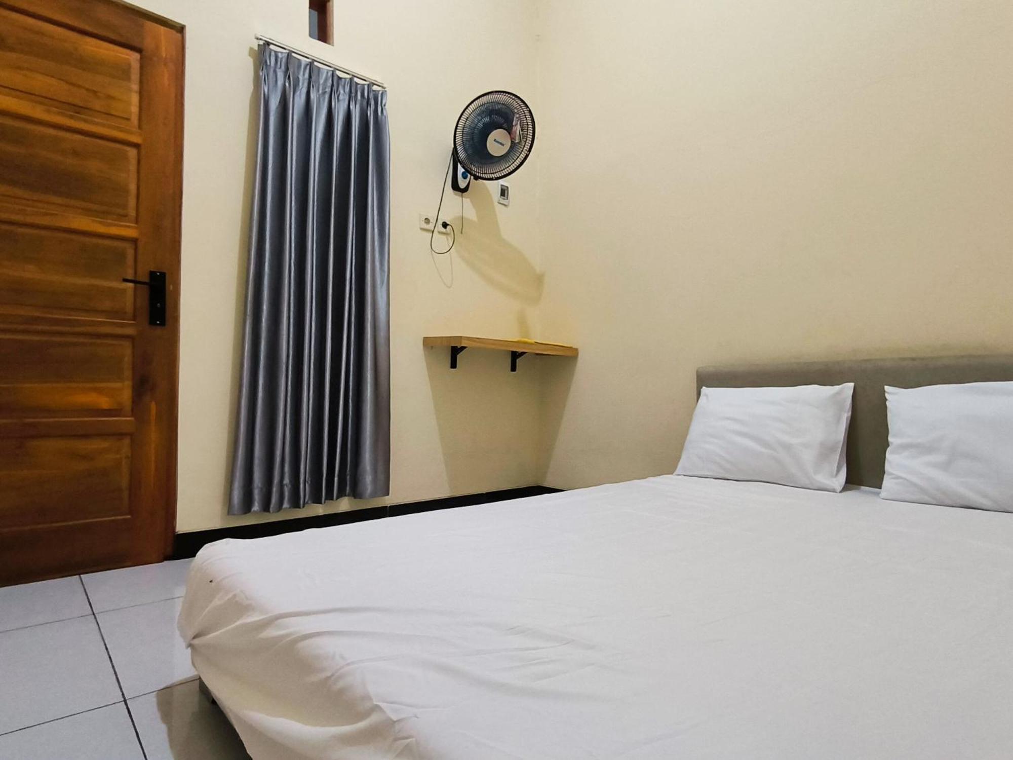 Surakarta  Nn Guesthouse מראה חיצוני תמונה