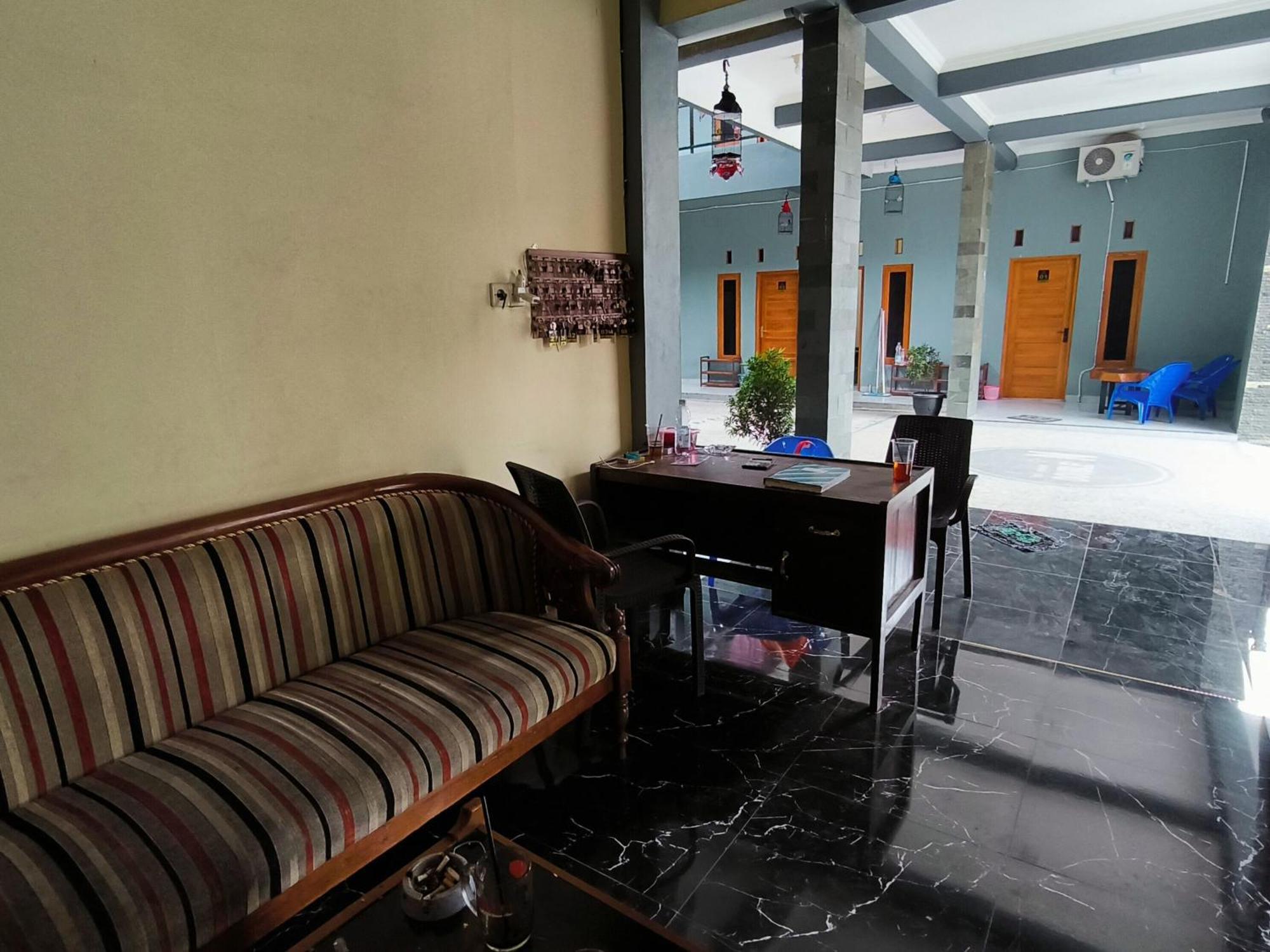 Surakarta  Nn Guesthouse מראה חיצוני תמונה